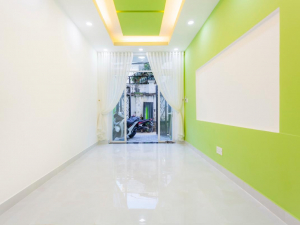 Nhà 4 tầng hẻm Phan Xích Long hướng Đông Nam thoáng mát